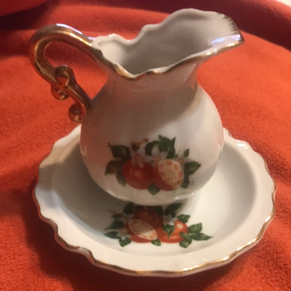 Florida Pitcher / Saucer set